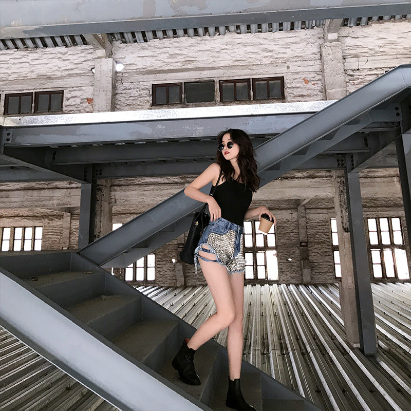 Short in Denim a Vita Alta con Strass e Borchie – Stile treetwear &amp; Y2K