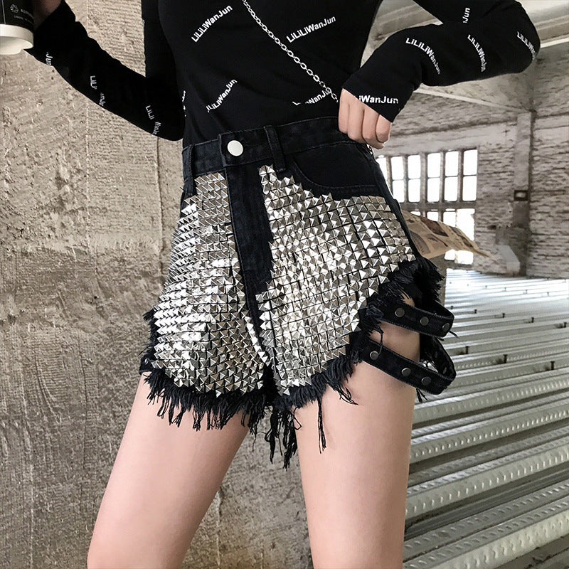 Short in Denim a Vita Alta con Strass e Borchie – Stile Streetwear & Y2K
