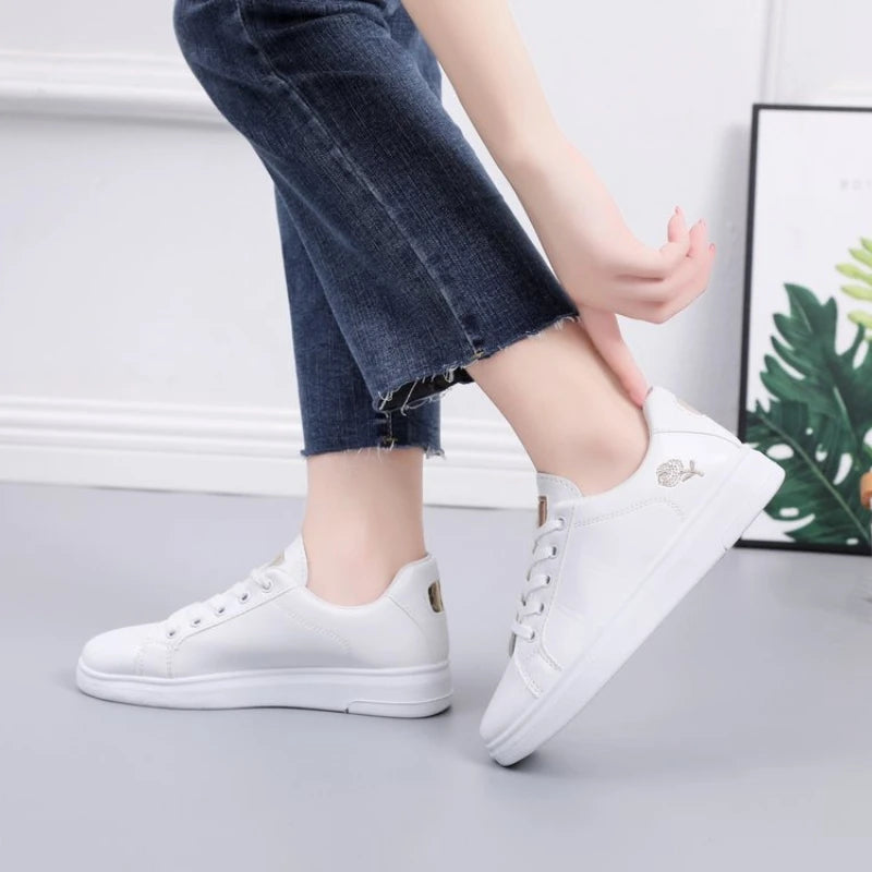 Sneakers Donna Traspiranti con Ricamo Floreale – Comode e Casual